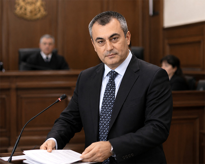 Адв. Николай Кокинов